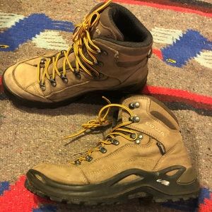 Lowa Renegade Hiking Boots - Women’s 8